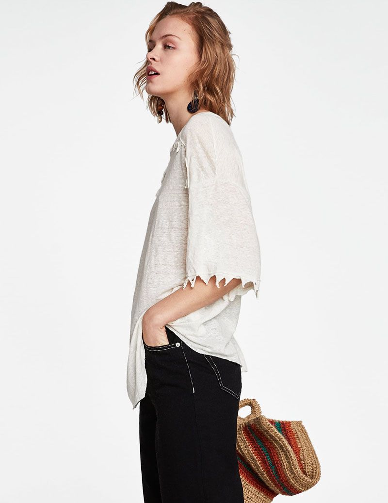 Linen T-Shirt with Ripped Trym - الصورة 3